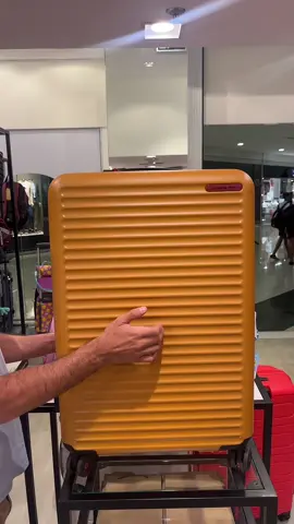 Mala samsonite Toiis Mustard G, entregamos para todo Brasil #maladeviagem #mala #niteroi #nikit #shop #shoppingrj #viagem #samsonite #policarbonato 