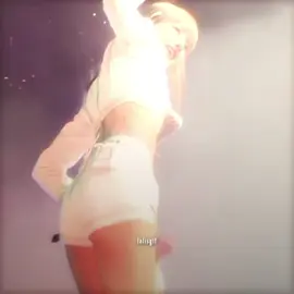 ib @July #lalisa #blackpink #lalisgif 
