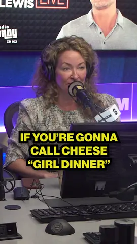 Splitsies on Toasty’s and Martinis 🍸 #girldinner #cheezits #sirius #sarahcolonna #zachnoetowers 
