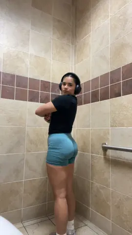 Never give up on yourself !! im so grateful that I took these videos of myself in the beginning of my workout journey, because sometimes I do feel in a funk but im just grateful of where im at ! And this year has been my year of knowing how strong I truly am !! Honestly it takes a lot to post these old videos too 😭 #gym#GymTok #motivation #fyp #gymtransformation 