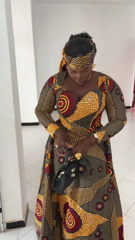 Gueneu toubabe sene tailleur yi🥰🥹#pourtoi #tiktoksenegal #viraltiktok #id #fyp #couture 