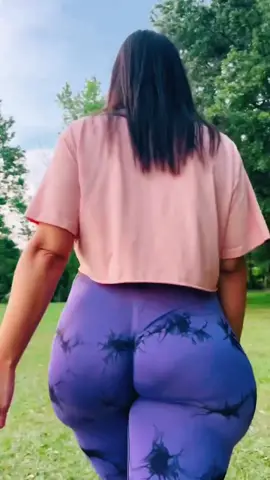 A lil nature for ur feed 🥰😘❤️ #latina #thick #curvy 