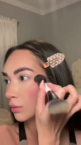 Realistic daily makeup :) I just got this @makeupbymario brush and I love it 💞 #makeuptutorial #glowymakeup #makeup #glassskin #glassskinmakeup #dewymakeup #dailymakeup #chanelbeauty #makeupbymario #hourglasscosmetics #fyp #anastasiabeverlyhills #glowingskin #summermakeup #sephorasale 