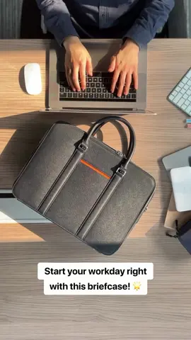 Step into the workweek with style and function. Arm yourself with the essentials and tackle your tasks in style. #businessessential#briefcase#workbag#laptopbag