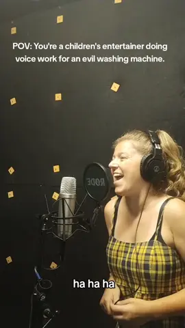 Just another day recording for The Lost Sock @The Court Theatre 🧦 #voicework #voiceover #voiceactor #schoolholidays #schoolholidayfun #kidsshow #theatre #musicaltheatre #alto #twang #evil #villain #washingmachine 