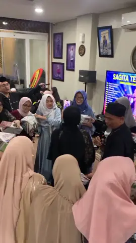 #keluargaendru #keluargabesar #keluargaheboh #keseruankeluarga #bodorsunda #cintakeluarga #fyp #fypシ #bandung #lebaran #idulfitri 