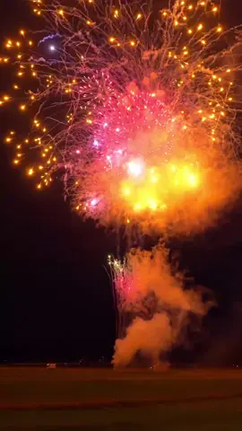 Beautiful Fireworks!🔥💥 #fireworks #firework #feuerwerk #fuegosartificiales #fogosdeartificio #pyrography #pyro #4thofjuly #fireworkshell #pyro4life #fyp #foryou #tiktok #viral 