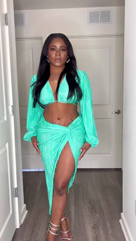 This sound lives rent free in my head . Anyway this vacation two piece is thw bomb🔥 #myfashionfinding 