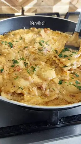 #ravioli #asmrsounds #quickdinner #tiktokcooks #quickrecipes #EasyRecipe #delicious 