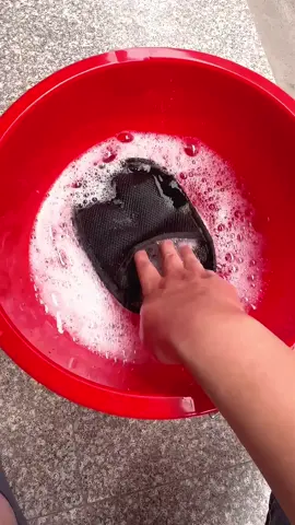 Car cleaning glove#car #carsoftiktok #tiktokmademebuyit #fyp #uk 