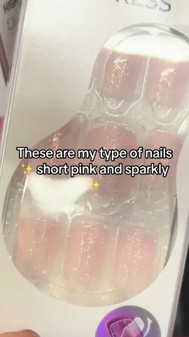 I can spend hours at my local  @CVS Pharmacy i love to looke at all the press on nails and toys ! . . . #cvspharmacy #morningvibes #breakfast #sahmlife #mexicana #pressonnails #besttoys 