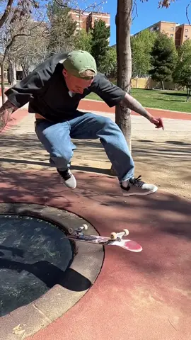 My new favorutie skate obstacle #360flip #Skateboarding #skater #barcelona #fyp #vibes 