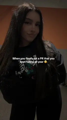 I cant dance teehee but I hit a PR #GymTok #gymgirl 