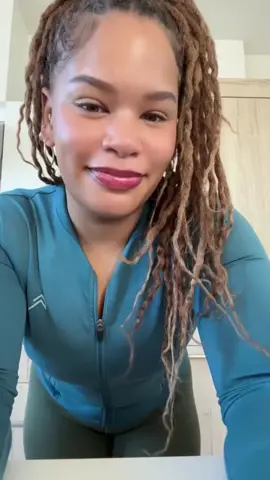 #stitch with @Alissa Ashley this smells soooo good! 💚 #perfumetok #perfumeoil 