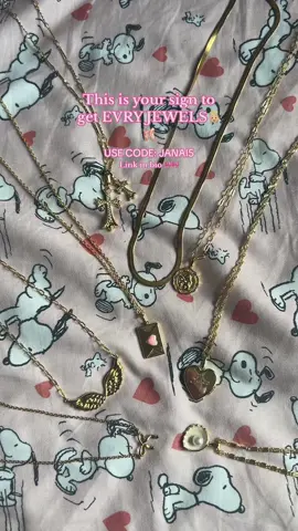 In loveeee #evryjewels #jewellery #jewelrytiktok #gold#goldjewelry #beach#Summer#snoopy#ohhowilovebeingawoman #girl#girly#girlytok#evryjewelsreview #evryjewelshaul #necklace #backon74 #viral#blowupmyphone #blowthisup#pinkaesthetic #aesthetic #aesthetics #viraltiktok #fyp#fypシ #foryoupage #f #fpy #fp #trending#trendingtiktok #goviral #goviraltiktok #promote 