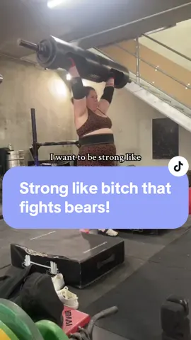 I want to be strong 💪🏻😅  #strongwoman #chickswholift #weightliftingwomen #plussizefitness 