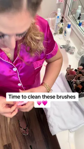 #makeup #cleanbrushes #brushes #makeuphacks #zotesoap #zote #limpiar #limpiarbrochas #💗💗 