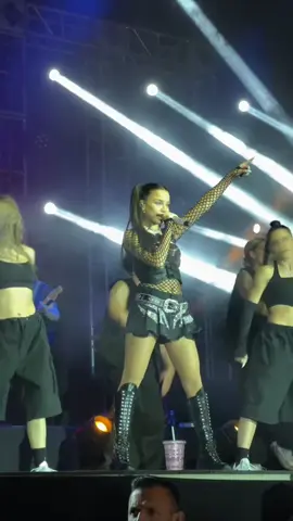 estoy dolida porque no sacaron recalienta del set list #mp3tour  #emiliamernes #recalienta #tucreesenmi #tucreesenmitour #emilia #movistararena #parati #argentina 