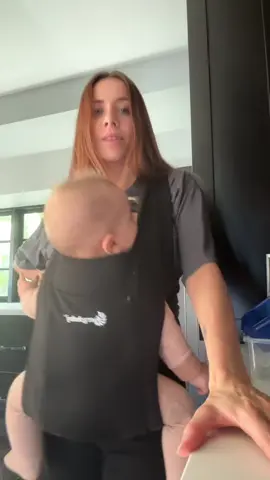 GAME CHANGER 👏👏 Breastfeeding in a baby carrier = hands free = CONVENIENCE. And this is all we need! Also if a have a wiggly little one who gets distracted for any move or sound, THIS is everything!  #babytiktok #MomsofTikTok #mumsoftiktok #fyp #firsttimemom #babytok #newborn #6months #7months #8months #9months #pregnancytiktok #breastfeeding #breastfedbaby #babyfood #momhack 
