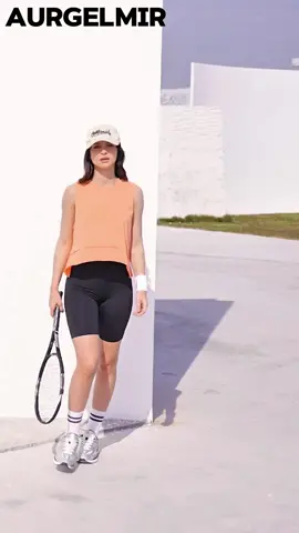 #leggingsoutfit #fashiontiktok #OOTD #womenlegging #sportsgirl #fyp #skim #springsports #springfashion #springoutfit 