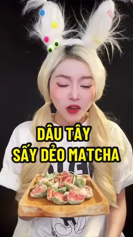 Cùng thưởng thức dâu tây sấy dẻo matcha siêu cuốn cùng Tóc Vàng nhé ❤️😍 #mukbang #xuhuong #muataitiktok #ancungtiktok #tocvanghoe #dautaysaydeomatcha #dautaysay 