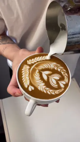 Amazing Latte Art ☕️  #coffee #baristalife #coffeetiktok #coffeetime #fyp #portafilter #latteart #fypシ #cafe #amazing 