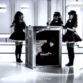 #REDVELVET || they're so much creepy with this sound  #redvelvet_smtown #redvelvetedit #kpop #kpopfyp #fyp #foryoupage #scary 