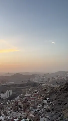View dari sini masyaallah bisa melihat dari atas zam-zam tower dan masjidil haram😍🥹  #jabalkhandamah #bukitsurga #zamzamtower #masjidilharam #makkah #makkaalmukarrama 
