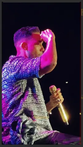 Al fin viernes 🥹👑 Sígannos en Instagram 🙌🏻🌻 #friday #viernes #romeosantos #chile #aventura #romeistas #bachata 