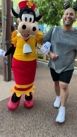 Clarabelle Cow is That Girl 💅 #clarabelle #disney #disneyland #disneylandafterdark 