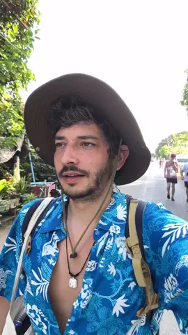#Phukette 15. günüm 🧙🏻‍♂️ Çeşmeden daha ucuza gelecek bir phuket tatili nasıl yapılır isimli, rehber videolarımı çekmeye devam ediyorum. Youtube kanalımdan izleyebilirsin. 2. Bölüm yayında ! ☀️ profilimdeki linkten kanala ulaşabilirsin. Ya da Youtube’a girip Benjamin TV yazabilirsin 🧙🏻‍♂️ Vatana selam olsun 🇹🇷 