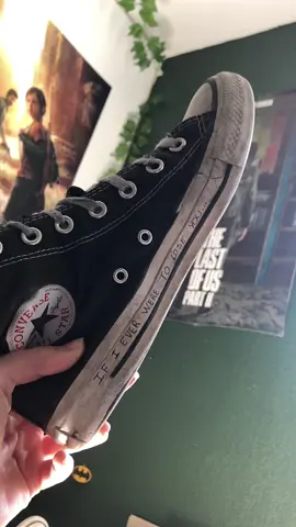 Finally, a tlou trend that lets me flex in my converses. #fypシ #pourtoi #fyp #wlw #tlou #thelastofus #elliewilliams 