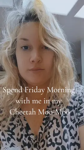 Realistic Friday Morning 💚☕️ #goodmorning #happyfriday #momtok #momlife #MomsofTikTok  #morningroutine #morning #schooldropoff #breakfast #lunch 