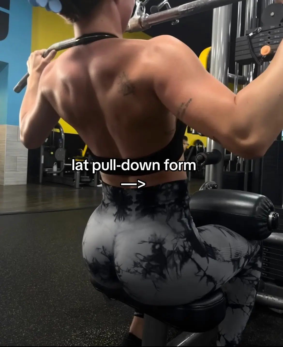 form first #latpulldown #pull #GymTok #gym #form #backworkout 