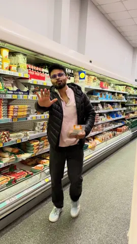Watch this Episode 😂 #indietraveller #behrouz #london #funny #comedy 