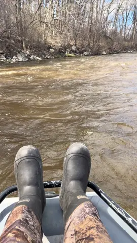 Relaxing!#relaxing #relaxingvideos #relaxation #wisconsin #fishtok #fishingtime #fishing #fish #fishcontent #fyp #fypシ #fypage #foryou #foryoupage #trending #trend #tiltokindia #tiktok#fup #river 