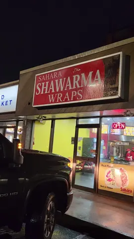 is this Shawarma spot the best Shawarma in Canada? #foodcritic #foodreviews 