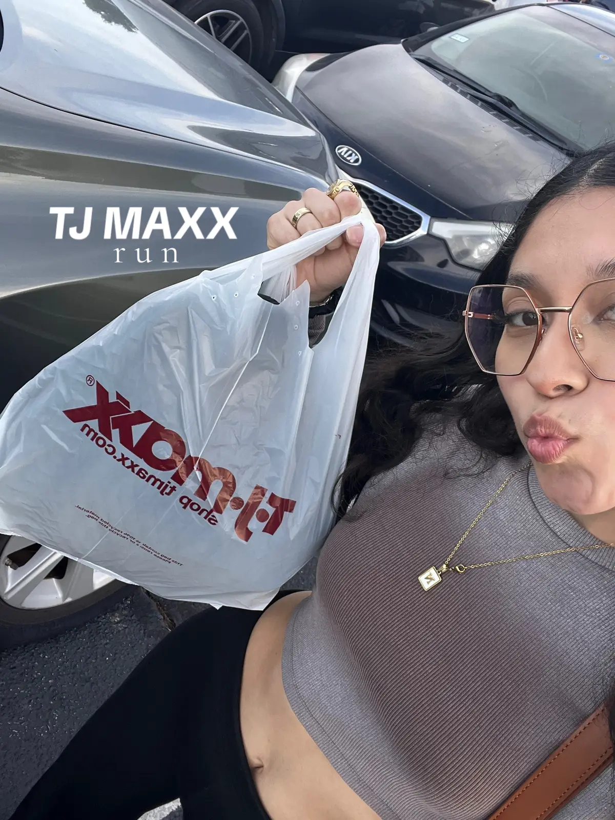 Which bag would yall get?  @TJ Maxx #tjmaxxfinds #bottegadupe #bottegaveneta #coach #hellokittymirror #tjmaxxhaul 