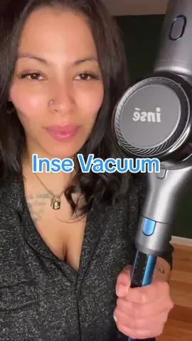 This vacuum by Inse is a 10/10 easy to use and store!!! #inselife #insevacuum 