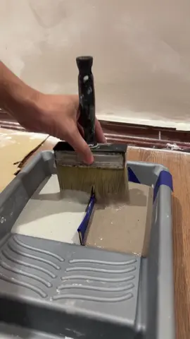 Sơn hiệu ứng Limewash Paint #DIY #limewash #limewashpaint #limepaint #vasarivietnam #mevabe #phunu #xuhuong #kientruc #noithat 