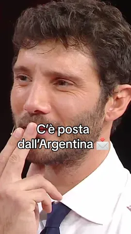 C'è posta dall'Argentina per @Stefano De Martino 📩🙄 👉 #Staseratuttoepossibile: ogni lunedì in prima serata su #Rai2 ✌️Il programma è disponibile su #RaiPlay 📱@vincenzodelucia1 #Comedy #Davedere 