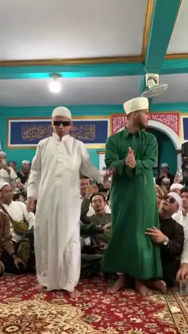 anak guru adalah guru🤍@athosassegaf @aliuraydiy_assegaf @pecintanm135_  #habibhasanbinjafarassegaf #nurulmusthofa #majelissholawat #istanasegaf #fyp #lagiviral #fypシ゚viral  #zafin 