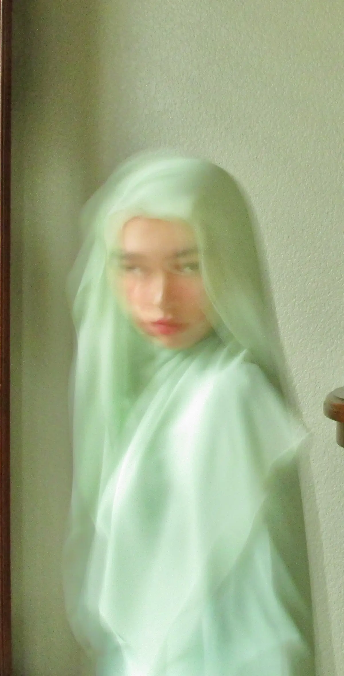 I’m actually in love with aesthetic blurry pictures now #eid #eidoutfit #muslim #hijab 