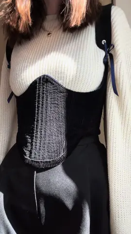 Transform your look effortlessly with our reversible navy blue/black corduroy underbust corsage. Made with 100% cotton and featuring plastic boning and an eyelet closure, this versatile accessory is perfect for pairing with blouses, shirts, and dresses. Switch up your style and elevate your outfits with ease.#SmallBusiness #handmadegifts #smallnusinesscheck #corsages #corsets #underbustcorsages 