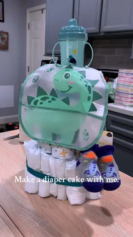 Happy Saturday yall! ☀️ #DIY #diapercake #babyshowergift #fyp 