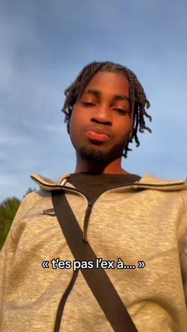 J’allais faire mon tiktok trkl jvois sa derrière moi 🤣🤣