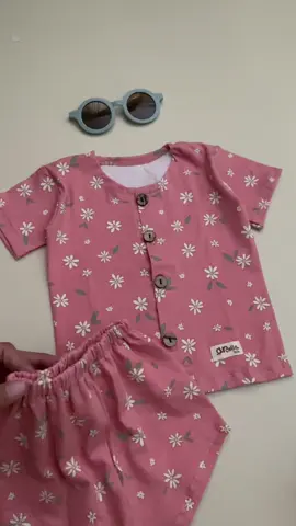 Motif2 estetik siap menemani si kecil #piyamabayi #setanak #bajuhariananak #newbornbaby 