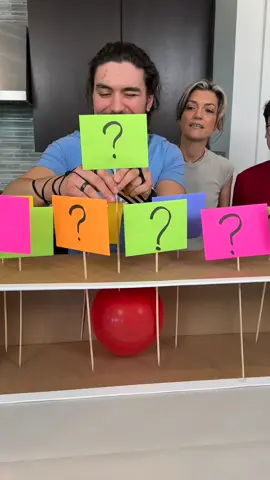 Don’t Pop the Balloon 🎈#familychallenge #sticks #partygames #lasvegastiktok 