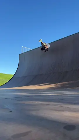 Day 3 Fakie Misty baby 🤪🤙🏾 • #skater #vert #halfpipe #flip #misty #mistyflip #rollerskating #quadskates #blackwomenoftiktok #blackgirl #quadskating #skatetok 