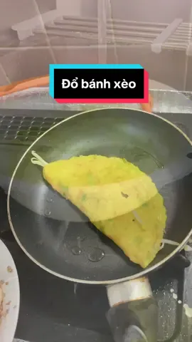 #CapCut  Có cao nhân nào giải thích hộ e chứ e đổ bánh xèo theo như tiktok mà nó khum giòn😭😭😭#cuocsongthuongngay #cuocsongnhatban🇯🇵 #banhxeo 